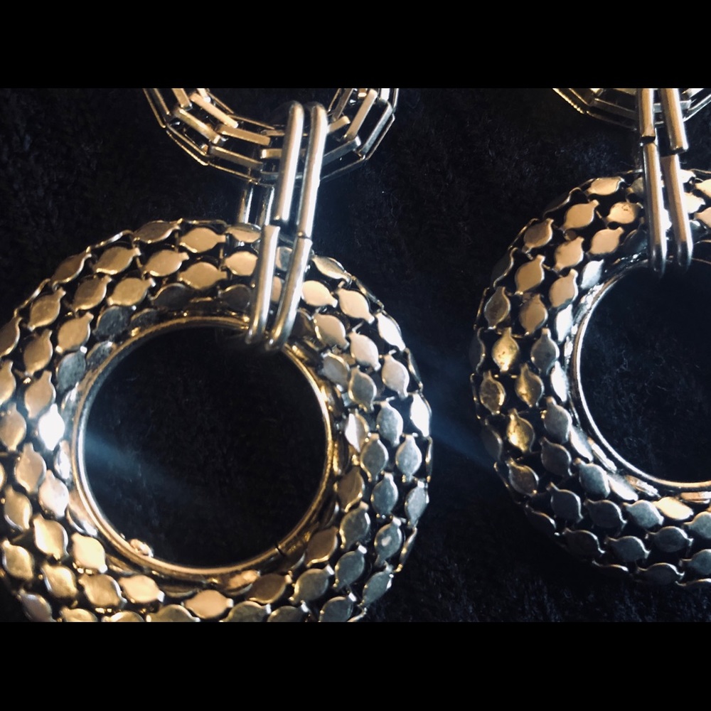 METAL CHAIN LINK Earrings w/ Chainmail Detail - Picture 2 of 2